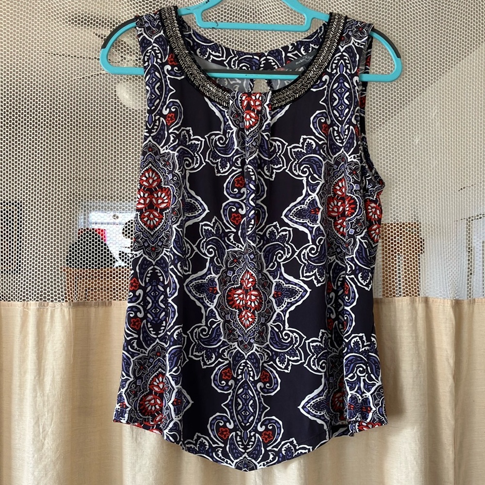 Ladies market in Spruce blouse size large